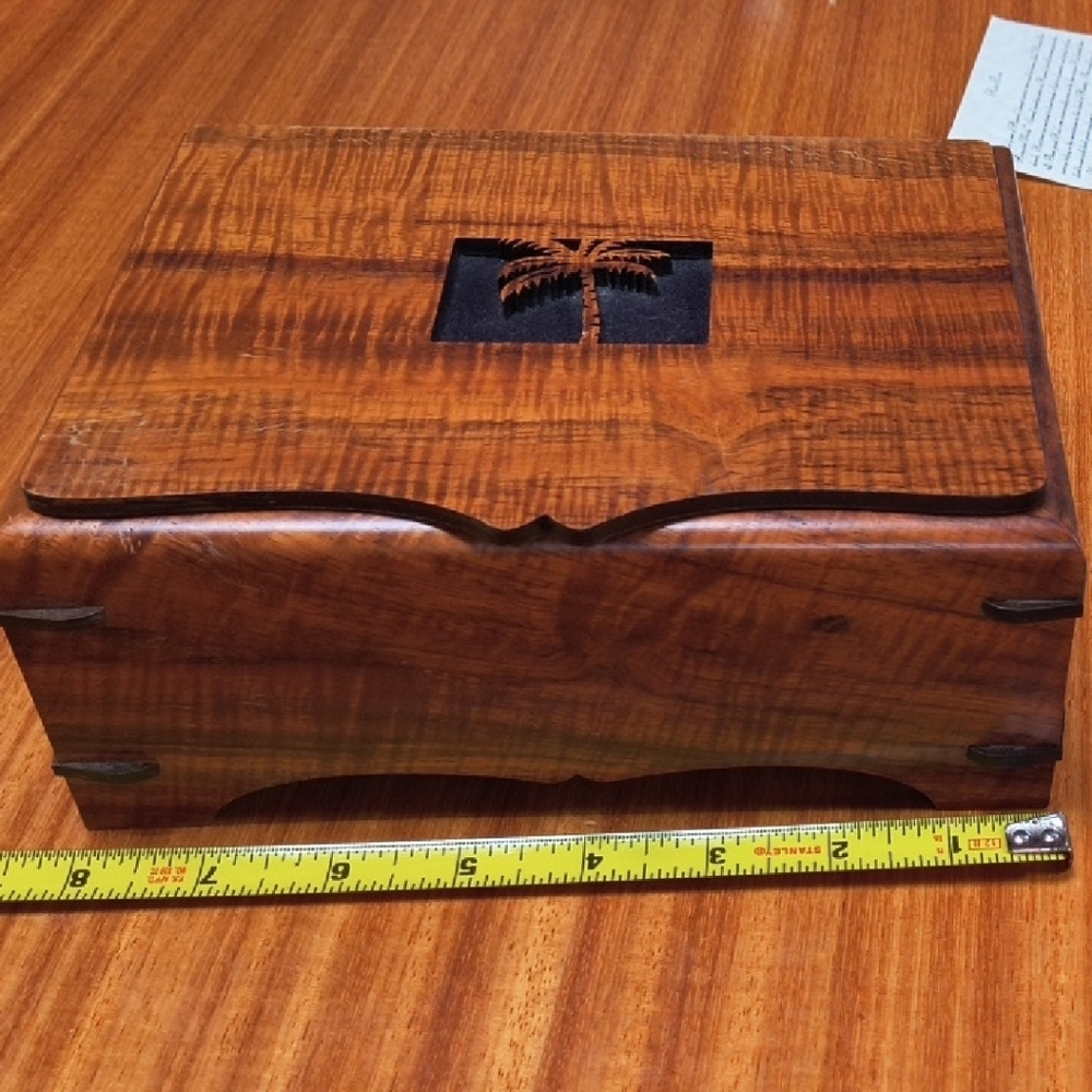 Hawaiian Koa Wood Jewelry Box With Lift Out Tray.